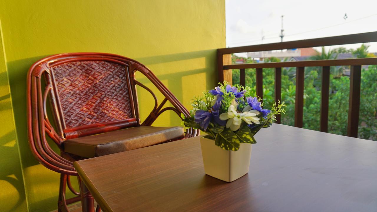 The Peace Tara House Hotel Ko Lanta Buitenkant foto