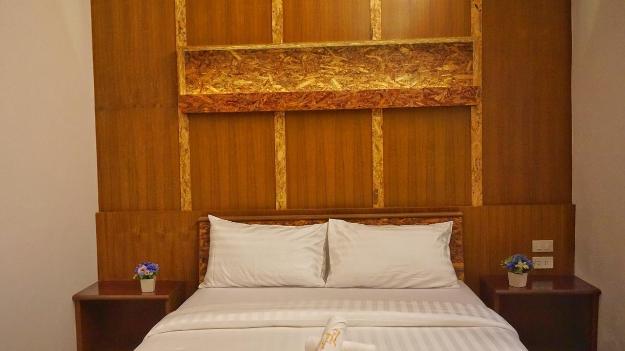 The Peace Tara House Hotel Ko Lanta Buitenkant foto