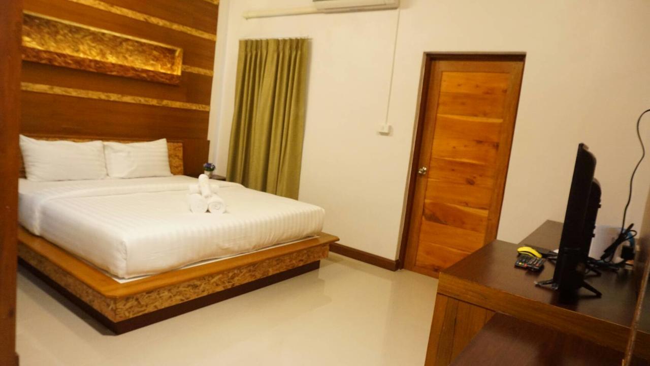 The Peace Tara House Hotel Ko Lanta Buitenkant foto