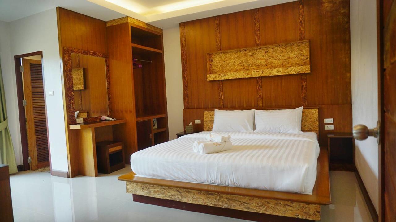 The Peace Tara House Hotel Ko Lanta Buitenkant foto