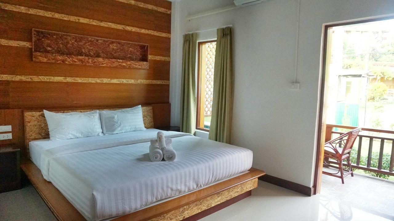 The Peace Tara House Hotel Ko Lanta Buitenkant foto