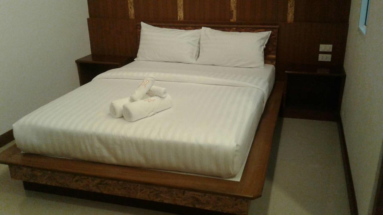The Peace Tara House Hotel Ko Lanta Buitenkant foto