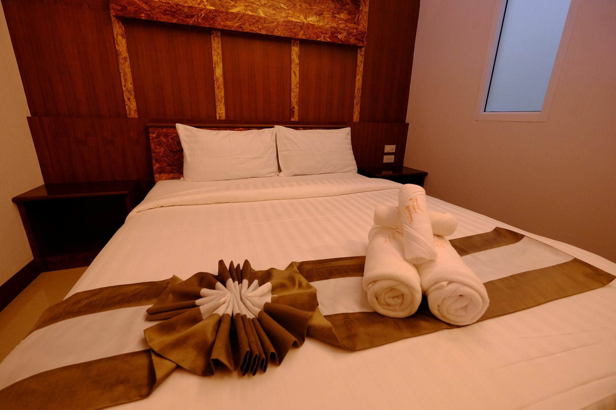 The Peace Tara House Hotel Ko Lanta Buitenkant foto