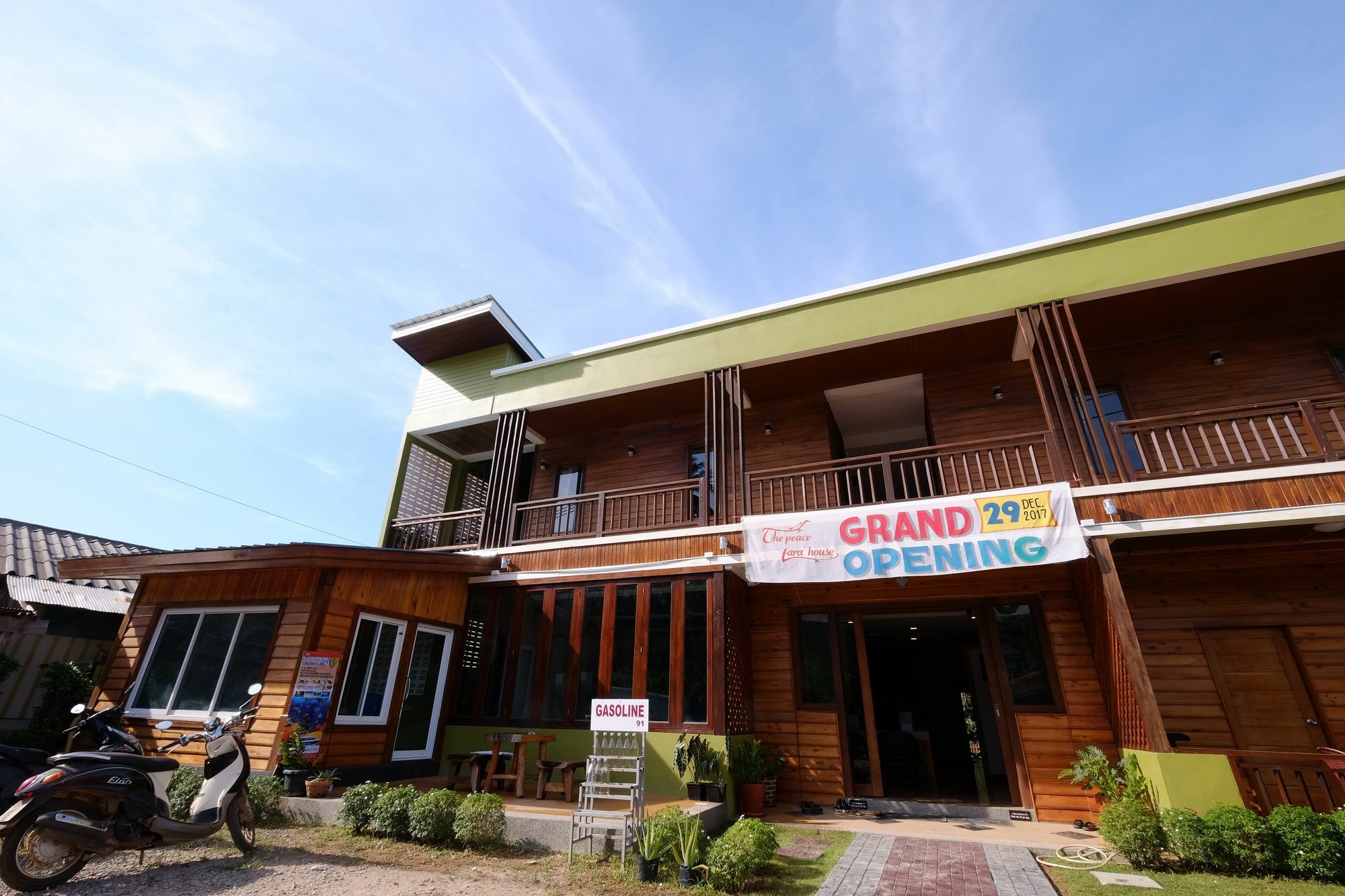 The Peace Tara House Hotel Ko Lanta Buitenkant foto